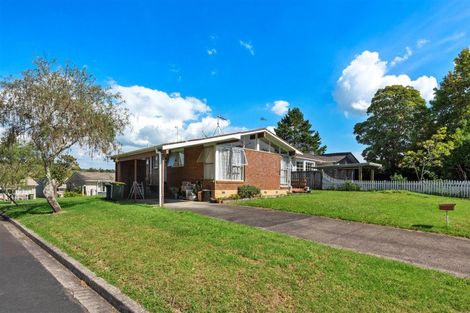 Photo of property in 12 Cockayne Crescent, Sunnynook, Auckland, 0620