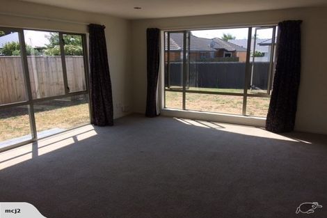 Photo of property in 218 Wainoni Road, Avondale, Christchurch, 8061