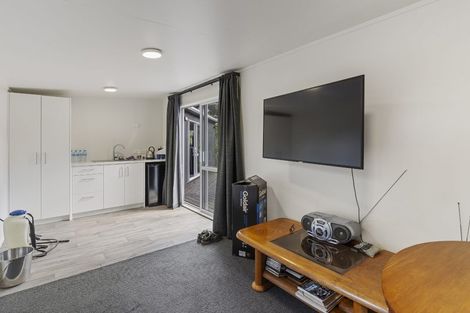 Photo of property in 54 Crows Road, Swanson, Auckland, 0614