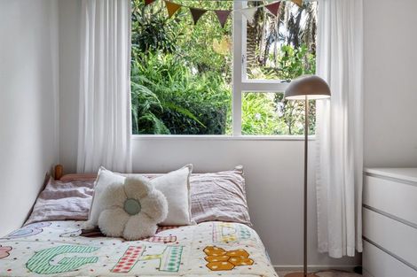 Photo of property in 2/35a Rangatira Road, Beach Haven, Auckland, 0626