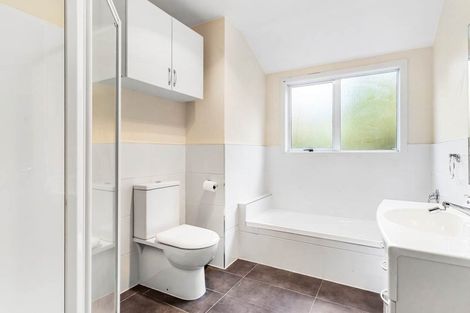 Photo of property in 1/24 Contessa Drive, Glenfield, Auckland, 0629