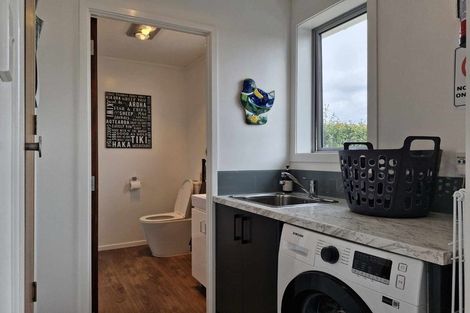 Photo of property in 3/50 Paynters Avenue, Strandon, New Plymouth, 4312