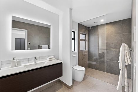 Photo of property in 14 Annie Aranui Drive, Poraiti, 4182