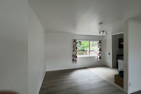 Photo of property in 2/527 Beach Road, Murrays Bay, Auckland, 0630