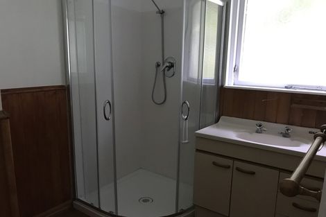 Photo of property in 33 Black Rock Road, Newlands, Wellington, 6037