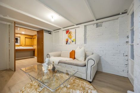 Photo of property in 255 Glenfield Road, Hillcrest, Auckland, 0627