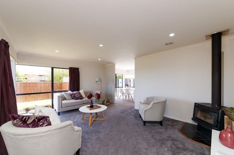 Photo of property in 127 Schnell Drive, Kelvin Grove, Palmerston North, 4414