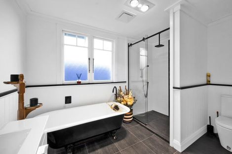 Photo of property in 16 Hector Place, Opunake, 4616