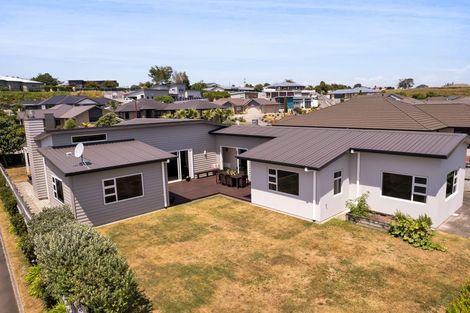 Photo of property in 32 Redwood Crescent, Hurdon, New Plymouth, 4310