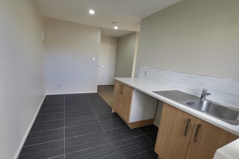 Photo of property in 22 Namsan Close, Fairview Heights, Auckland, 0632