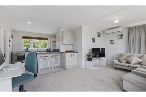 Photo of property in 1/412 East Coast Road, Sunnynook, Auckland, 0630