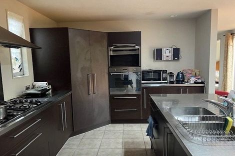 Photo of property in 37 Scarlet Oak Drive, Schnapper Rock, Auckland, 0632