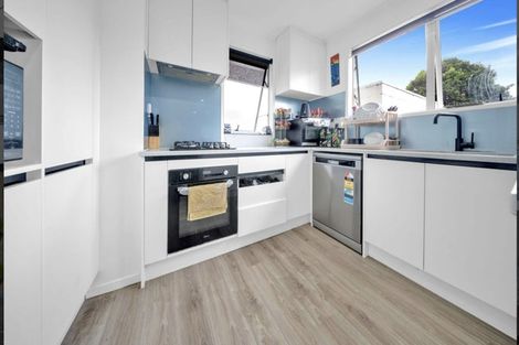 Photo of property in 1 Gibbons Road, Weymouth, Auckland, 2103