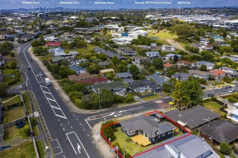 Photo of property in 2/84 Forrest Hill Road, Forrest Hill, Auckland, 0620