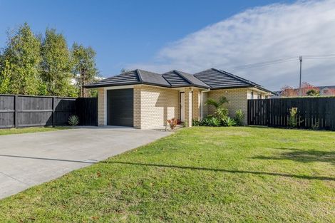 Photo of property in 25 Mahia Lane, Waikanae, 5036