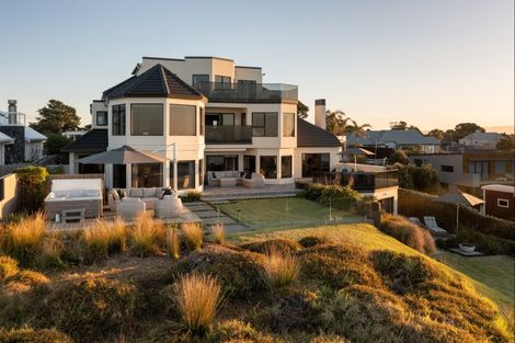 Photo of property in 171 Oceanbeach Road, Mount Maunganui, 3116