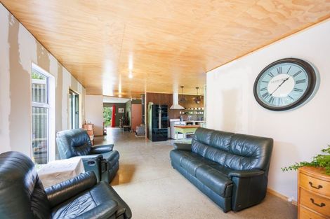 Photo of property in 135 Zigzag Road, Pohangina, Feilding, 4775