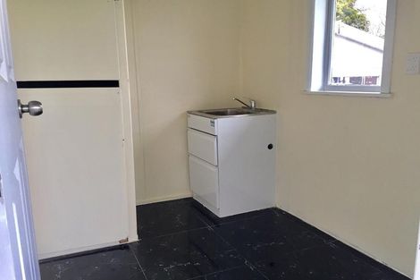 Photo of property in 6 Cutler Street, New Lynn, Auckland, 0600