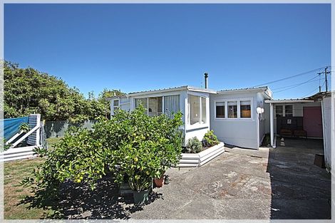 Photo of property in 3 Huia Street, Foxton Beach, Foxton, 4815