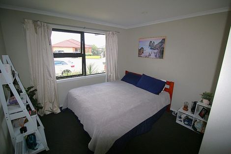 Photo of property in 2 Angelina Way, Kelvin Grove, Palmerston North, 4414