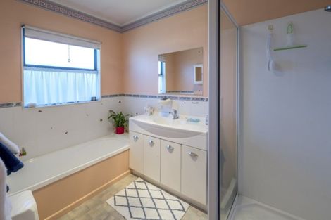 Photo of property in 29 Karaka Street, Otaki Beach, Otaki, 5512