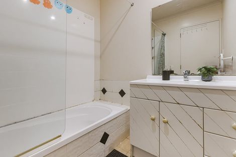 Photo of property in 20 Chapel Road, Flat Bush, Auckland, 2019