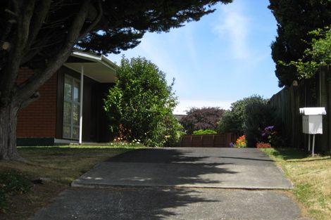 Photo of property in 5a Mckenzie Road, Mangere Bridge, Auckland, 2022