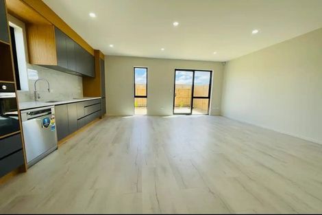 Photo of property in 18 Ihi Place, Karaka, 2578