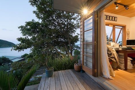 Photo of property in 137 Long Beach Road, Russell, 0202