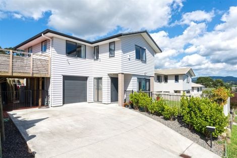 Photo of property in 24 Denver Avenue, Sunnyvale, Auckland, 0612