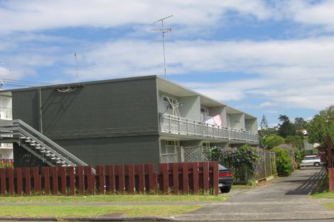 Photo of property in 1/764 Beach Road, Browns Bay, Auckland, 0630