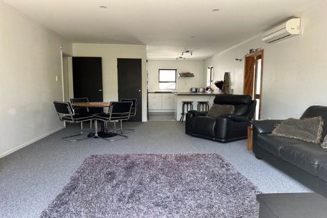 Photo of property in 25a Mcfarlane Street, Oakura, 4314