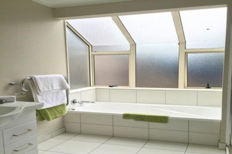 Photo of property in 2/59 The Parade, Bucklands Beach, Auckland, 2012