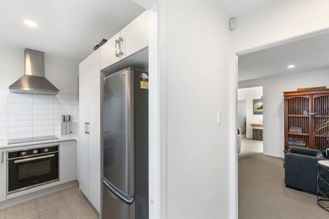 Photo of property in 16b Ropata Avenue, Point England, Auckland, 1072