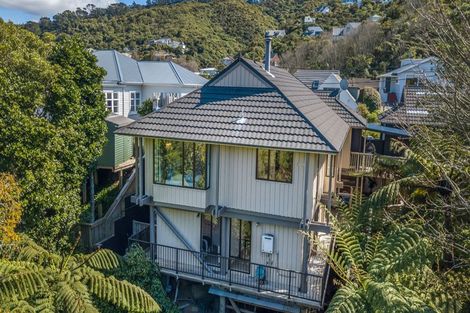 Photo of property in 16 Omar Street, Khandallah, Wellington, 6035