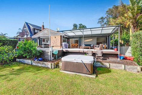 Photo of property in 57 Walton Street, Red Beach, 0932