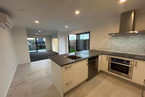 Photo of property in 24 Atutahi Lane, Papamoa, 3118