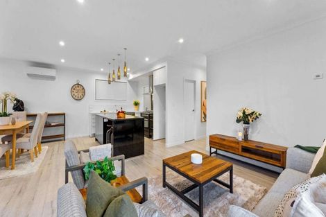 Photo of property in 1 Cilliers Drive, Silverdale, 0932