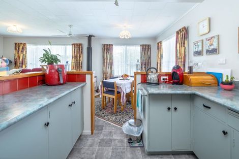 Photo of property in 2 Booth Street, Carterton, 5713