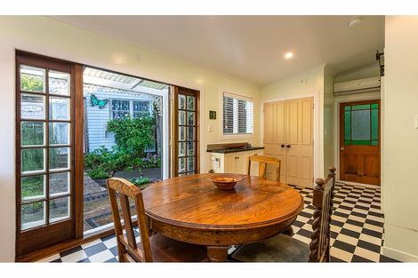 Photo of property in 32 Godley Quay, Lyttelton, 8082