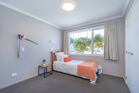 Photo of property in 10 Larsen Crescent, Tawa, Wellington, 5028