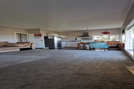 Photo of property in 81 Castor Bay Road, Castor Bay, Auckland, 0620
