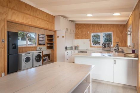 Photo of property in 14 Parata Street, Two Mile Bay, Taupo, 3330