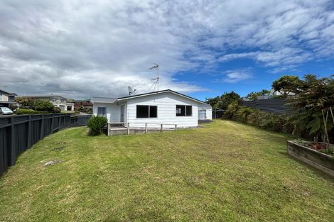 Photo of property in 19 Camellia Avenue, Bell Block, New Plymouth, 4312