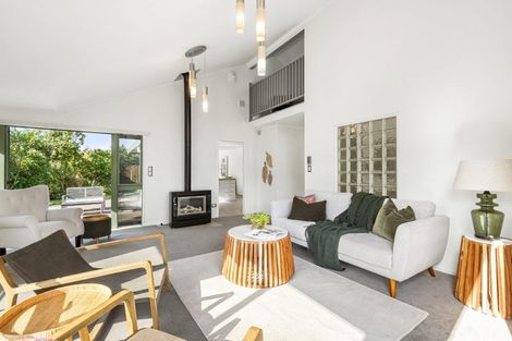 Photo of property in 43 Unsworth Drive, Unsworth Heights, Auckland, 0632