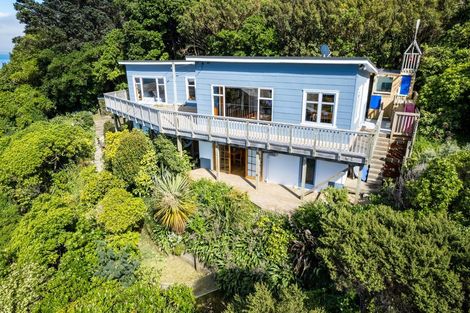 Photo of property in 6 Gordon Road, Plimmerton, Porirua, 5026