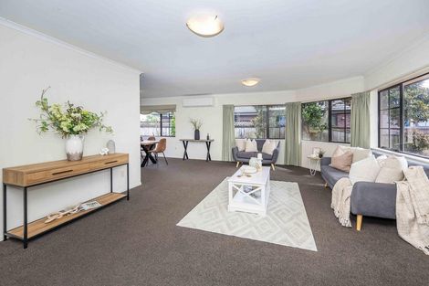 Photo of property in 11 Greenough Place, Rototuna, Hamilton, 3210