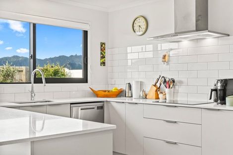 Photo of property in 4 Te Taniwha Road, One Tree Point, 0118