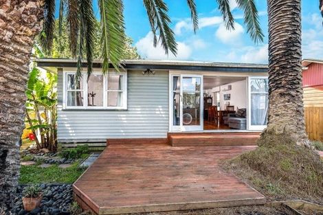 Photo of property in 4 Mary Keane Lane, Parakai, 0830