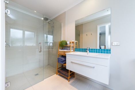 Photo of property in 11 Saint Heliers Grove, Fitzherbert, Palmerston North, 4410